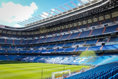 ما هي القنوات الناقلة لمباراة ريال مدريد وبرشلونة اليوم؟